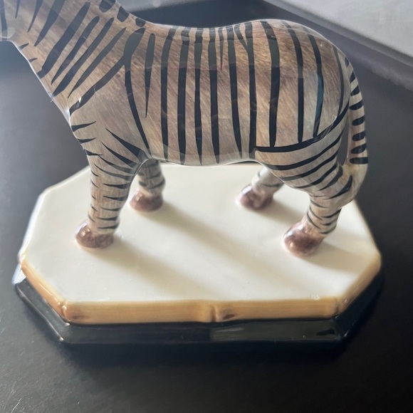Rare 2002 Raymond Waites Empire Zebra Figure Certified International Collection - Picture 4 of 9